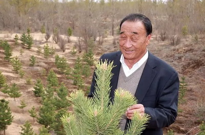 陜西定邊縣:34年前一張榜 25萬畝荒沙被掃光